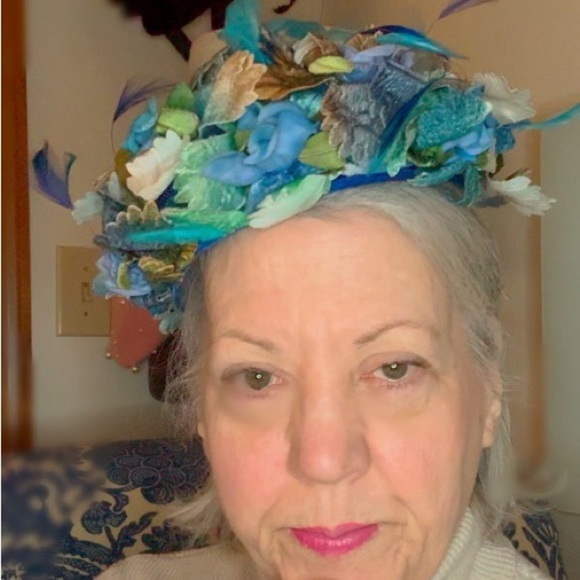 Adam, Meldrum and Anderson Vintage Woman’s Hat Blue Flowers and Feathers - Picture 11 of 12